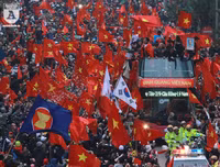 Biển người chào đón những người hùng U23 Việt Nam ở Hà Nội