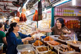 Quy định mới về quản lý thuế với hộ kinh doanh: Doanh thu trên 500 triệu đồng sẽ nộp thuế ra sao?