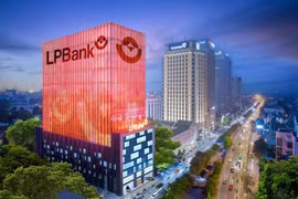 Ông Phạm Nhật Vượng bất ngờ sở hữu gần 5% vốn LPBank