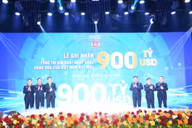 Kim ngạch xuất nhập khẩu Việt Nam vượt 900 tỷ USD trong năm 2025