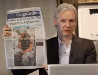 [ẢNH] Tòa án Anh bác bỏ yêu cầu nhà sáng lập Wikileaks về Mỹ