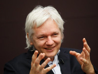 [ẢNH] Tòa án Anh bác bỏ yêu cầu nhà sáng lập Wikileaks về Mỹ