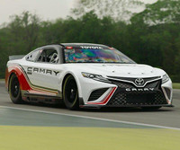 [ẢNH] Khám phá phiên bản xe đua mạnh 600 mã lực của Toyota Camry