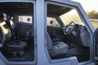 [ẢNH] Toyota Land Cruiser biến hình thành xe bọc thép 