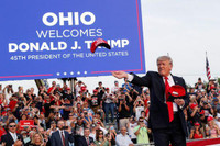 [ẢNH] Ông Donald Trump tổ chức mít tinh, chỉ trích mạnh mẽ chính quyền đương nhiệm