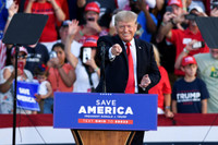 [ẢNH] Ông Donald Trump tổ chức mít tinh, chỉ trích mạnh mẽ chính quyền đương nhiệm