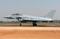 [ẢNH] Màn trình diễn ‘voi đi bộ’ kì lạ của không quân Đức