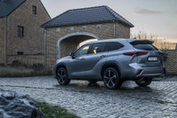 [ẢNH] Toyota Highlander 2021: Rộng rãi và thực dụng