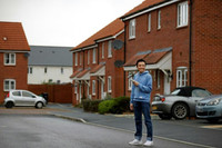 [ẢNH] Dân Hong Kong đổ xô mua nhà ở Anh 