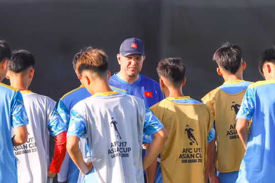 U17 Việt Nam tranh vé World Cup lúc nửa đêm, thầy Brazil nhắc lại bài học xương máu