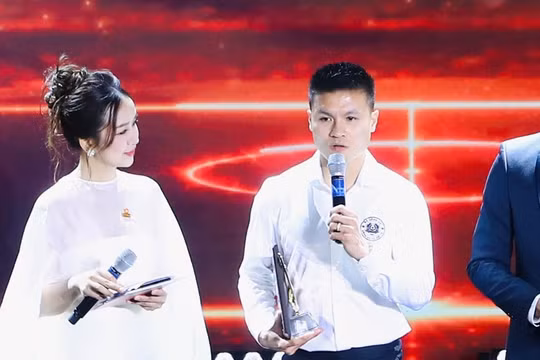 Quang Hải nhắn nhủ, truyền cảm hứng cho cầu thủ trẻ