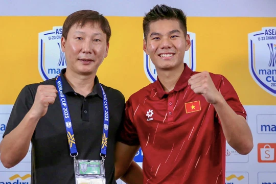 Thầy Kim nhắn nhủ 'trò cưng' Hiểu Minh trước giờ lên bàn mổ