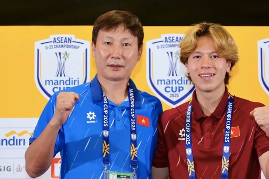 2 kỷ lục danh giá chờ HLV Kim Sang-sik thiết lập tại trận đấu Ả Rập Xê Út