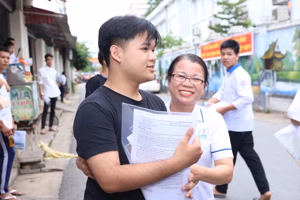 Cận cảnh hơn 400 suất ăn 0 đồng cho thí sinh thi tốt nghiệp THPT Hà Nội