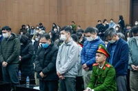 Các bị cáo trong vụ án bị đưa ra xét xử tại phiên toà.