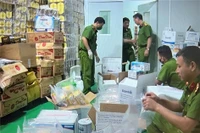 Thủ đoạn của “ông trùm” thực phẩm chức năng giả để thu lời bất chính hàng trăm tỷ đồng 