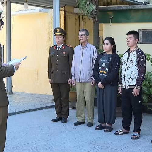 Tin Podcast ngày 17/4/2026: Khởi tố nhóm cho vay qua mạng với mức lãi suất hơn 530% 