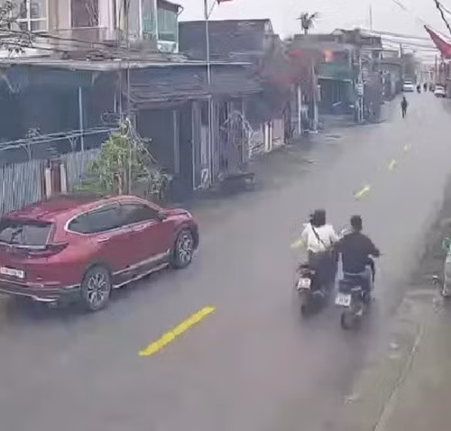 Tin Podcast ngày 18/3/2026: Từ hình ảnh camera, công an truy ra kẻ cướp giật túi xách của cô gái