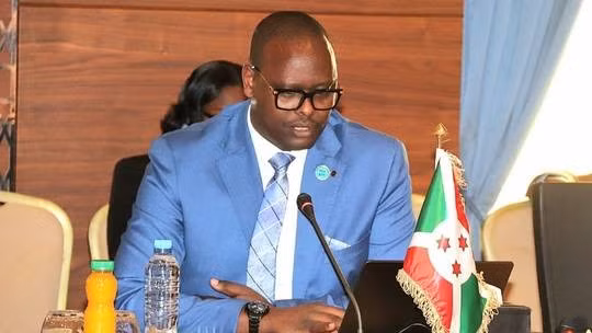 Phát hiện Bộ trưởng Truyền thông Burundi tử vong trong ô tô