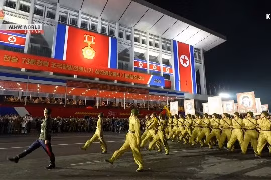 Triều Tiên diễu binh kỷ niệm 73 năm ngày ký hiệp định đình chiến