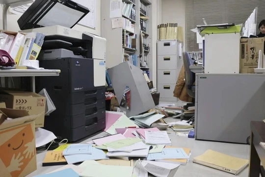 Những thiệt hại ban đầu sau trận động đất cực mạnh tại Nhật Bản 