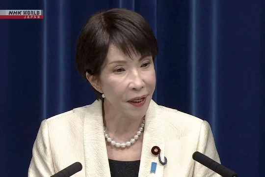 Thủ tướng Nhật Bản Takaichi Sanae họp báo sau khi tái đắc cử