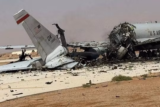 Iran ‘phá hủy’ máy bay chỉ huy trị giá 270 triệu USD của Mỹ