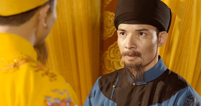 Diễn viên Sỹ Hưng trong vai đại thi hào Nguyễn Du Diễn viên Sỹ Hưng trong vai đại thi hào Nguyễn Du