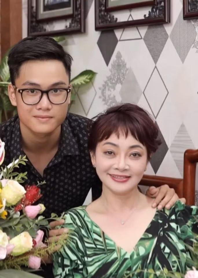 Nghệ sĩ Trà My vui mừng khôn xiết khi con trai tự tin lựa chọn con đường đi nghệ thuật của riêng mình