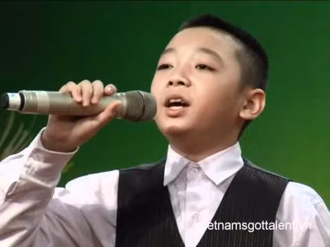 Vũ Song Vũ, cậu bé đã từng làm điên đảo cộng đồng mạng với ca khúc "My heart will go on", đã khiến BGK Got Talent phải rơi lệ ở vòng loại sân khấu diễn ra tại Hà Nội