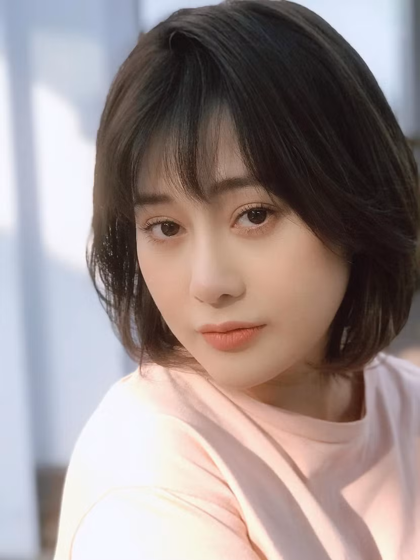 Vẻ đẹp kiều diễm của Phương Oanh ngoài đời Vẻ đẹp kiều diễm của Phương Oanh ngoài đời