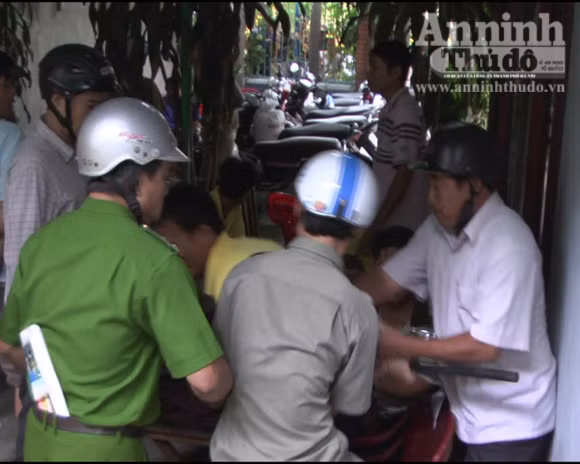 “Đánh úp” ổ bạc với nhiều sòng bài ảnh 1