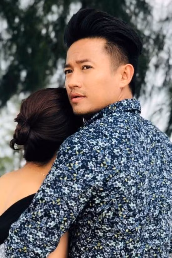 Khoảnh khắc ngọt ngào của Quý Bình và bạn gái