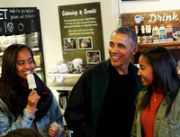 Thu nhập tăng 30 lần kể từ khi bước vào Nhà Trắng, gia đình Obama tiêu tiền như thế nào?