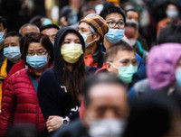 Người dân Hồng Kông đổ xô đi mua đồ tích trữ trước quy định cách ly mới