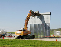 Mỹ rút gần 1 tỷ USD từ dự án đóng tàu Hải quân để xây dựng tường biên giới