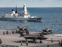 Mỹ rút gần 1 tỷ USD từ dự án đóng tàu Hải quân để xây dựng tường biên giới