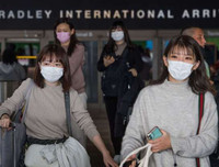 Hình ảnh người Mỹ chuẩn bị đương đầu đại dịch Covid-19