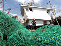 [Ảnh] Vụ hải táng 3 thuyền viên thổi bùng căng thẳng ngoại giao Indonesia - Trung Quốc