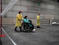 Trưng dụng sân băng làm nhà xác, Tây Ban Nha kêu gọi NATO hỗ trợ chống dịch Covid-19