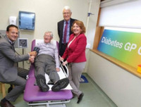 Các chính trị gia, hoa hậu, cầu thủ… trở lại nghề y để chống dịch Covid-19