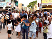 Nghịch cảnh khi Ấn Độ áp dụng lệnh giới nghiêm chống Covid-19 với 1,3 tỷ dân