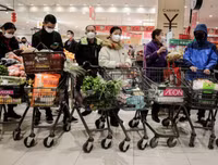Cảnh người dân Vũ Hán đi chợ, mua sắm thời đại dịch