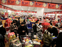 Cảnh người dân Vũ Hán đi chợ, mua sắm thời đại dịch