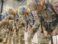 Tai nạn hy hữu: Mỹ giải cứu 87 lính dù 