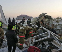 [Ảnh] Hiện trường tan hoang và hoảng loạn khi máy bay chở 98 người gặp nạn ở Kazakhstan