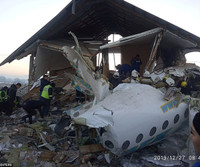[Ảnh] Hiện trường tan hoang và hoảng loạn khi máy bay chở 98 người gặp nạn ở Kazakhstan