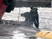 [Ảnh] Tàu ngầm ‘quan tài’ chở ma tuý xuyên đại dương bị Tây Ban Nha ‘tóm sống’