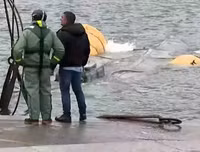 [Ảnh] Tàu ngầm ‘quan tài’ chở ma tuý xuyên đại dương bị Tây Ban Nha ‘tóm sống’