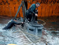 [Ảnh] Tàu ngầm ‘quan tài’ chở ma tuý xuyên đại dương bị Tây Ban Nha ‘tóm sống’